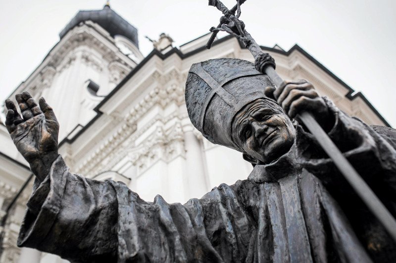 Nieświęte władze świętych miast. Po prezydencie Częstochowy burmistrz Wadowic poparł czarny protest