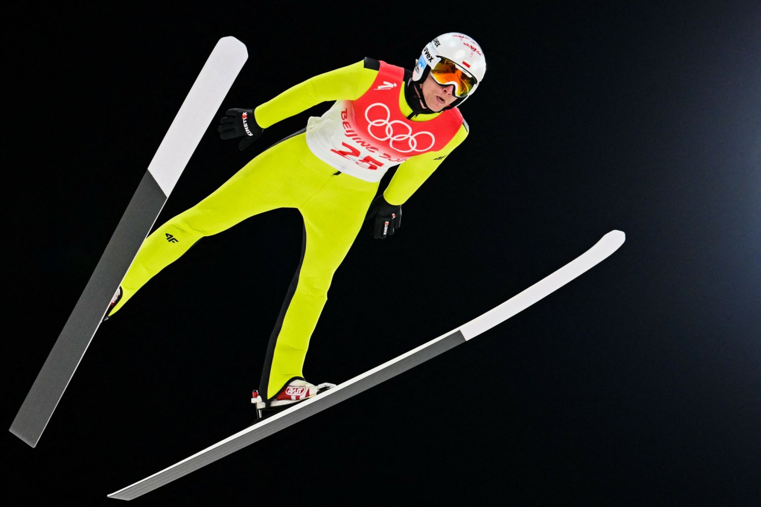 Dawid Kubacki z ósmego miejsca wskoczył na trzecie w konkursie olimpijskim w Pekinie