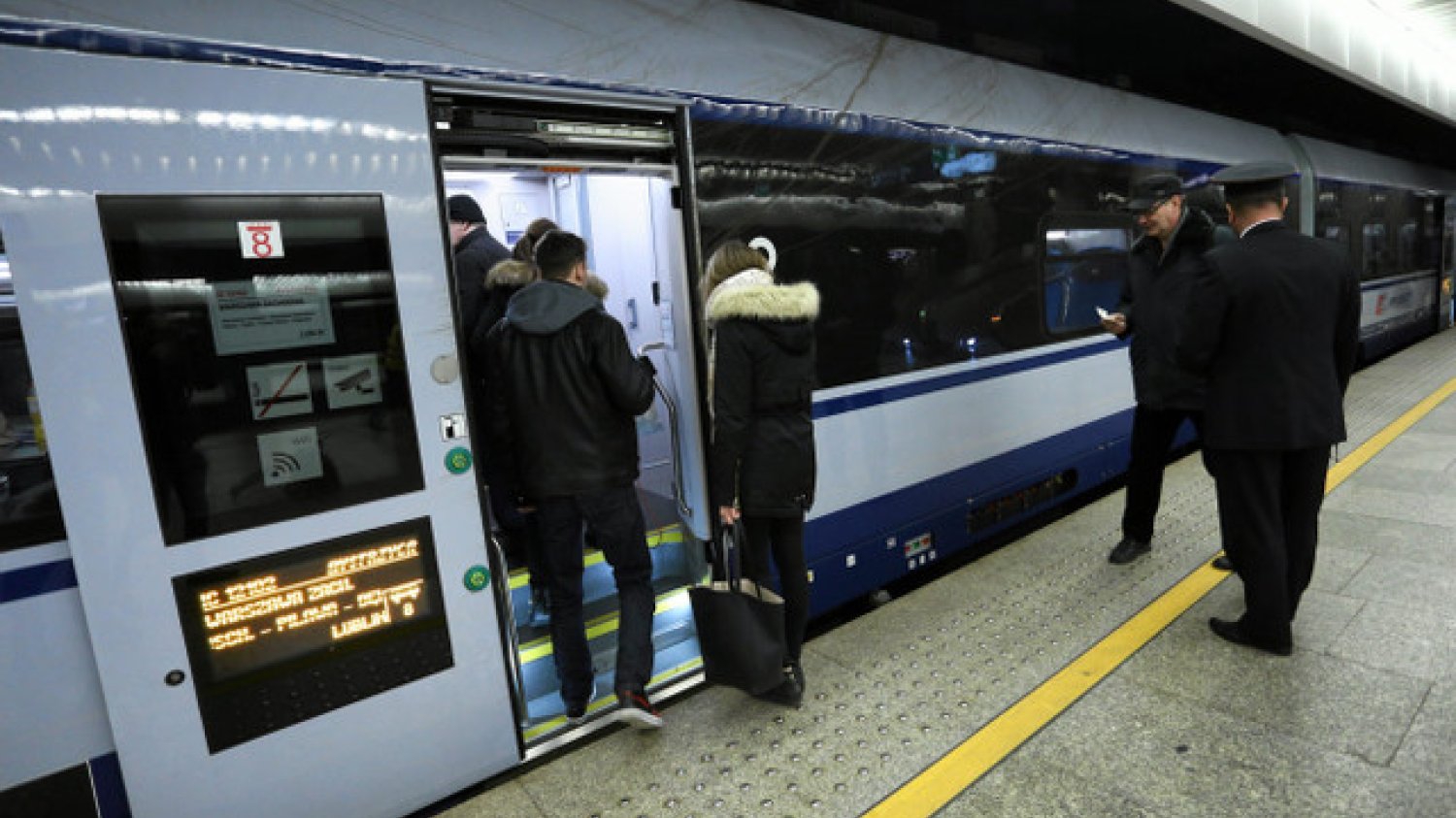 Wygodny transport to też argument za przeniesieniem kariery do Warszawy. "Polskie pendolino" czyli pociąg Dart na trasie  Warszawa-Lublin.