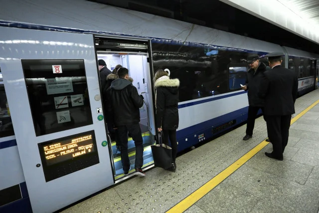 Wygodny transport to też argument za przeniesieniem kariery do Warszawy. "Polskie pendolino" czyli pociąg Dart na trasie Warszawa-Lublin.