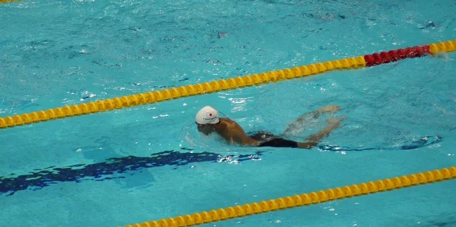 Tomotaro Nakamura pruje jak torpeda po srebrny medal na 200m klasykiem.