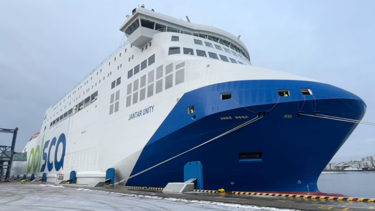 Prom Jantar Unity zacumował w Szczecinie i się zaczęło. Burza, bo to w PiS się chwalą