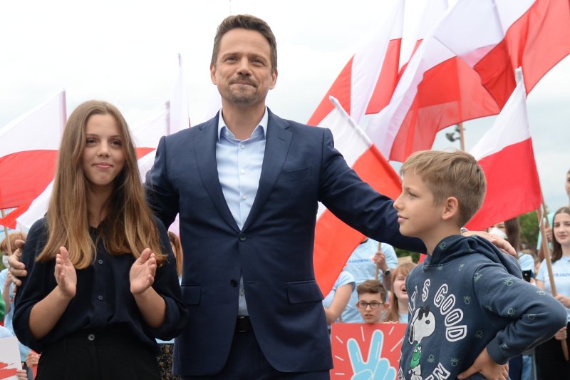 Rafał Trzaskowski rusza z pomocą dla dzieci z depresją. Prezydent Warszawy będzie organizować specjalne webinary dla rodziców