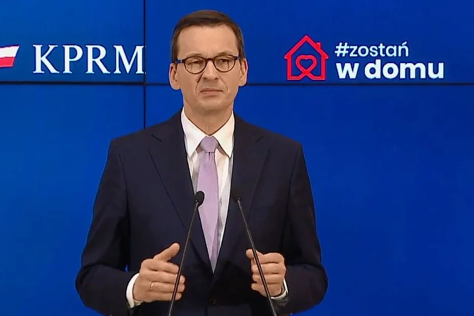 Mateusz Morawiecki poinformował, że żyjemy w czasach ogromnej niepewności przez epidemię koronawirusa i nikt nie wie, co się stanie jutro, a co dopiero za miesiąc czy dwa.