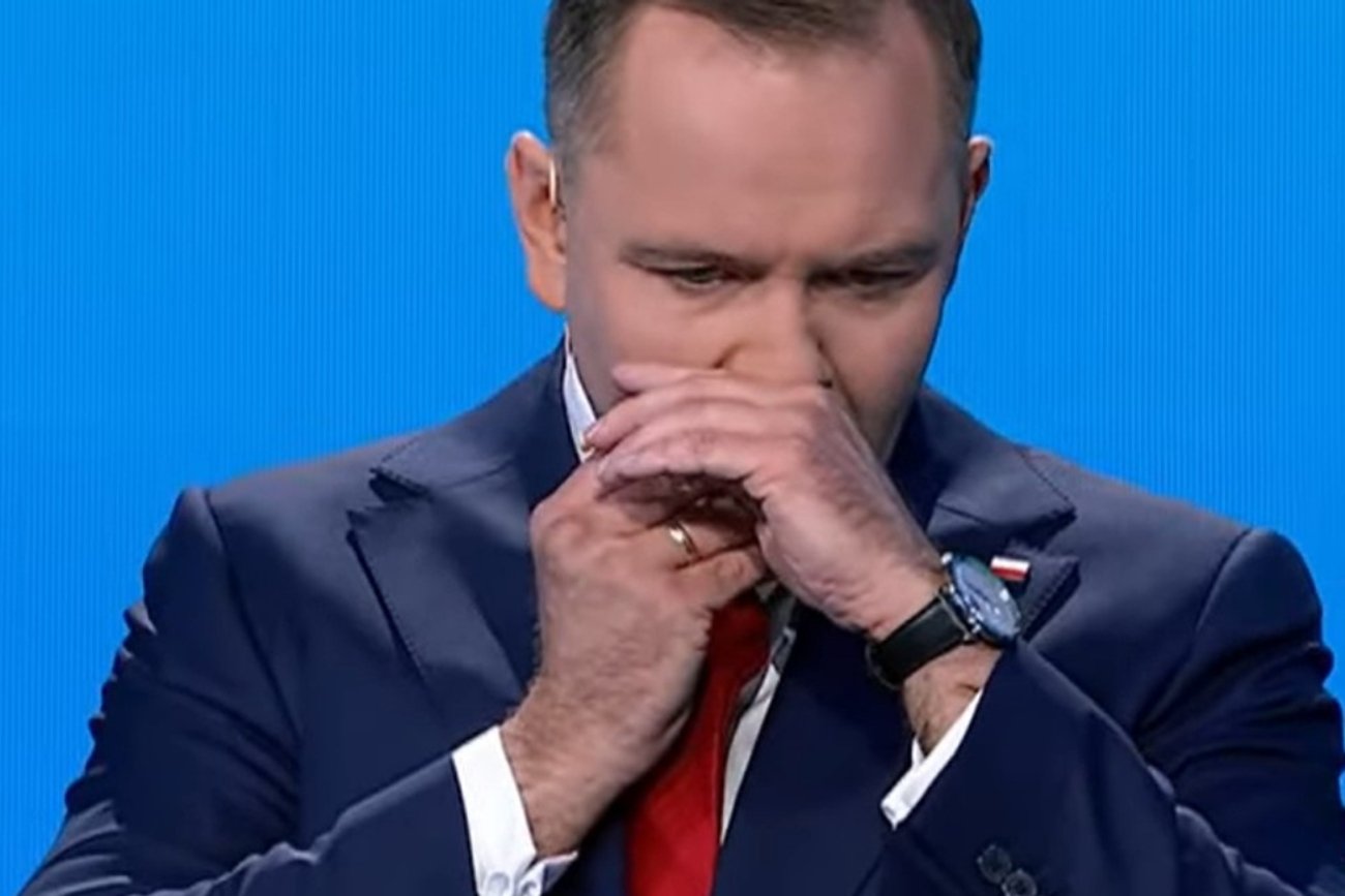 Karol Nawrocki wziął coś podczas debaty.