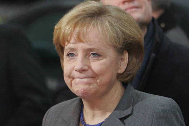 Autokar z syryjskimi uchodźcami zmierza do siedziby kanclerz Angeli Merkel w Berlinie.