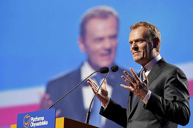 Tylko Donald Tusk jednoczy Platformę Obywatelską? Stefan Niesiołowski ostrzega, że osłabienie premiera skończy się rozpadem PO.