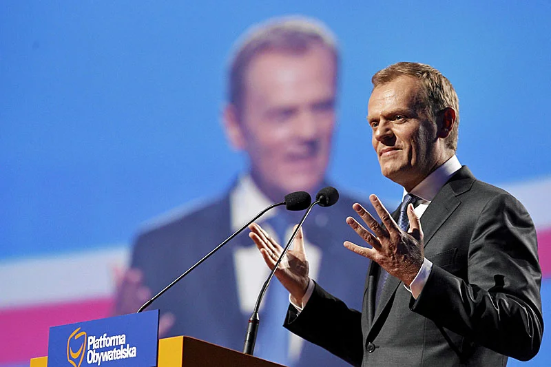 Tylko Donald Tusk jednoczy Platformę Obywatelską? Stefan Niesiołowski ostrzega, że osłabienie premiera skończy się rozpadem PO.