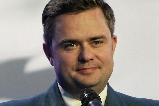 Z nienawiści do miłości w jeden dzień. Adam Hofman właśnie pokochał Solidarną Polskę.