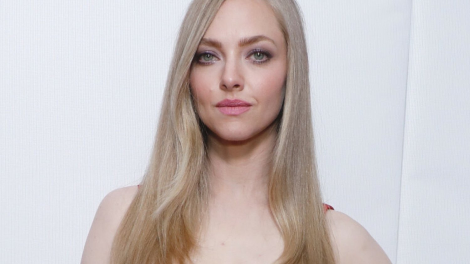 Amanda Seyfried opowiedziała o tym, dlaczego w wieku 19 lat czuła presję podczas kręcenia rozbieranych scen. Amanda Seyfried opowiedziała o tym, dlaczego w wieku 19 lat czuła presję podczas kręcenia rozbieranych scen.
