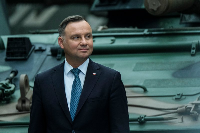 Andrzej Duda nie chce odpowiadać na list Very Jourovej.