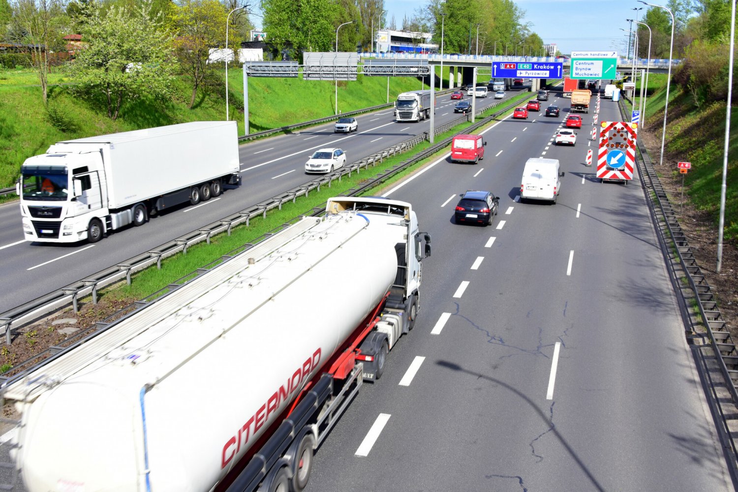 Senat zatwierdził bez poprawek ustawę zmieniającą niektóre przepisy dla kierowców.