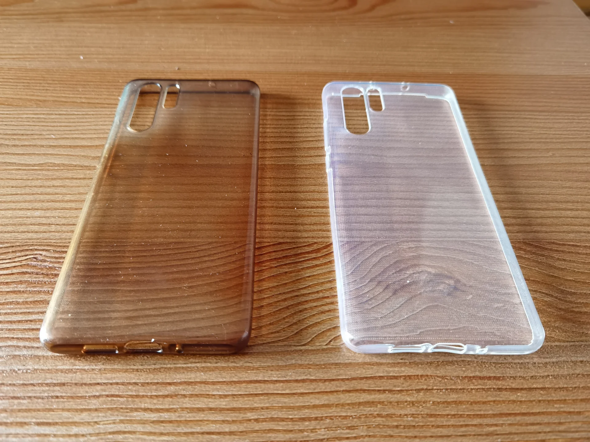 Ile bakterii jest na etui do telefonu? Tak wygląda ten sam case po paru miesiącach użytkowania.