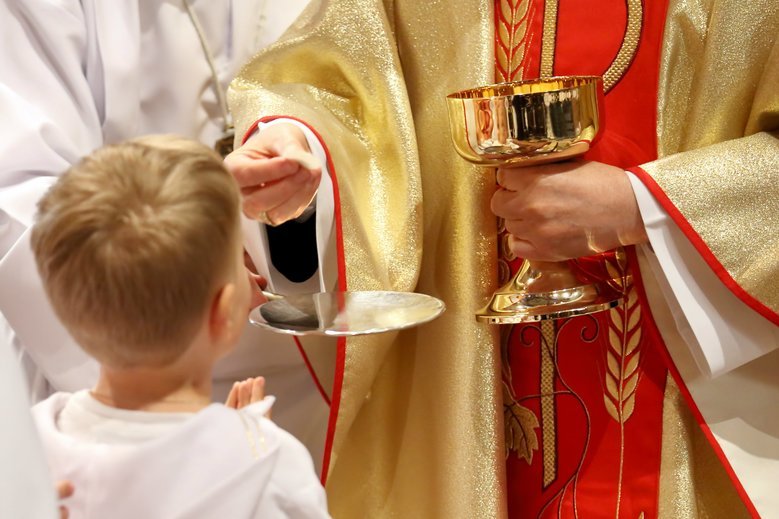 O Pułtusku było głośno pod koniec maja, gdy ksiądz domniemanie spoliczkował chłopca w kościele (zdjęcie poglądowe)