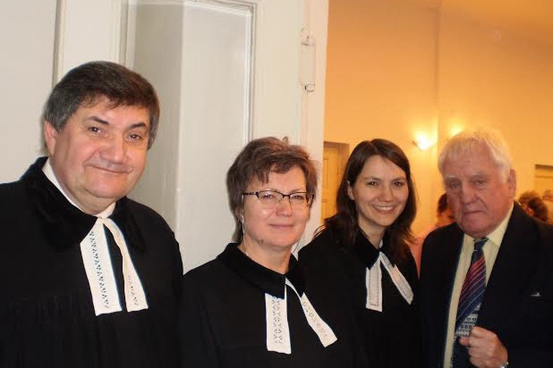 Pastorska rodzina. Od lewej: Mirosław i Wiera Jelinek oraz ich córka Ewa