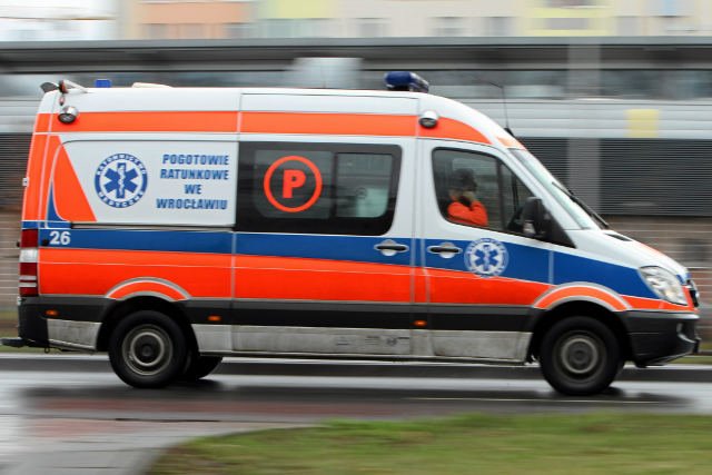 Pogotowie źle przeprowadziło akcję ratunkową w Kowiesach? Zdjęcie jest tylko ilustracją, widoczna na nim karetka nie brała udziału w akcji ratunkowej w Kowiesach