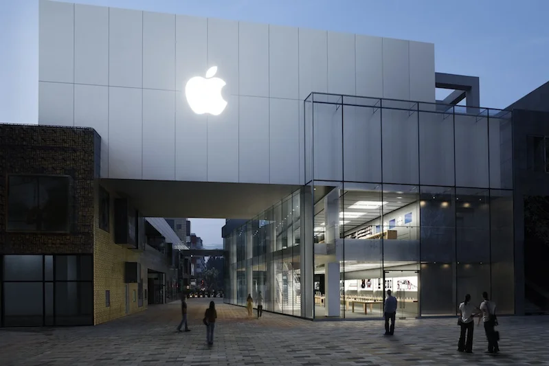 Nowa aktualizacja iOS powoduje problemy z baterią iPhone'ów i iPadów.