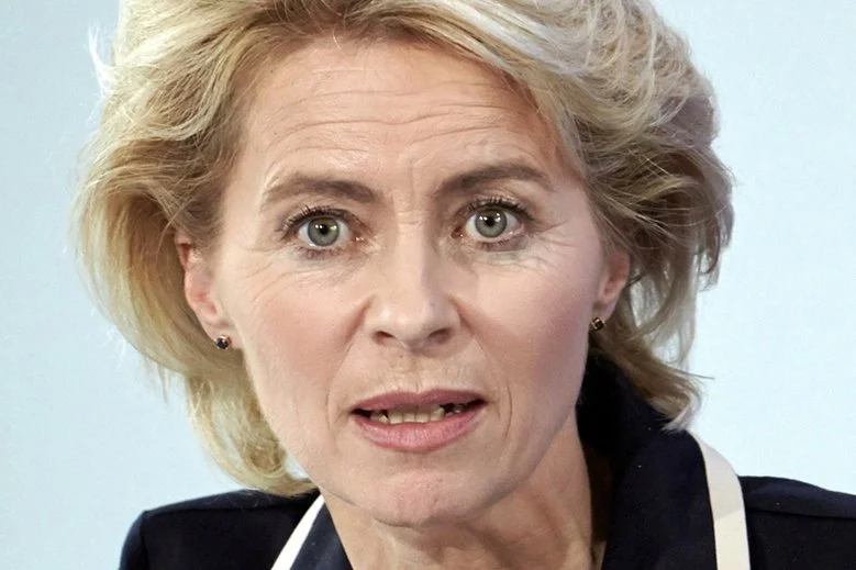 Ursula von der Leyen zapowiedziała, że niezależnie od wyniku głosowania w PE, w środę złoży dymisję ze stanowiska minister obrony narodowej Niemiec.