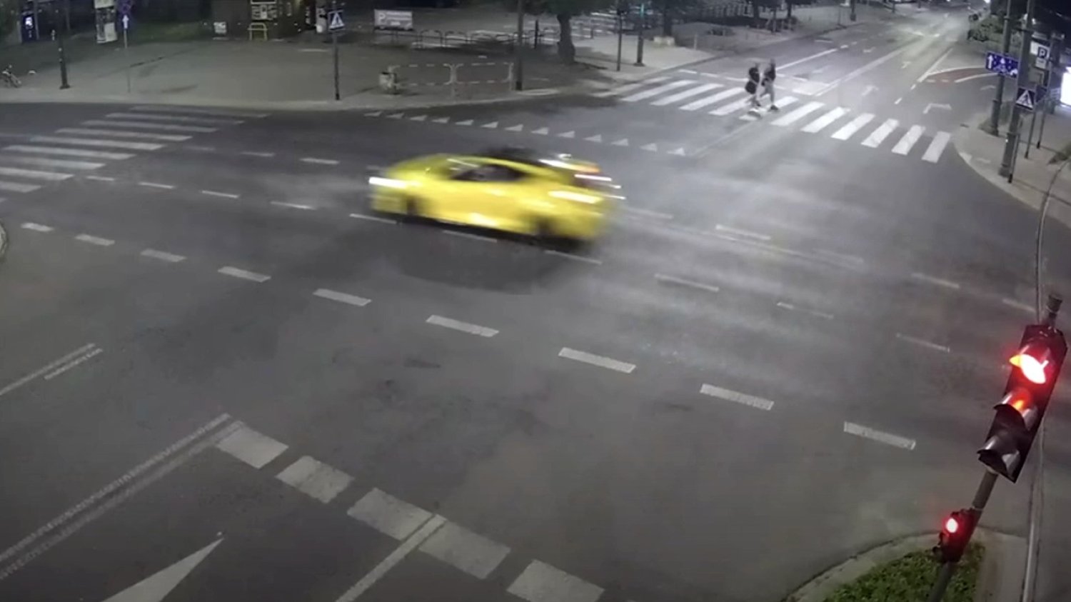 Kulisy tragicznego wypadku w Krakowie, z udziałem syna Sylwii Peretti. Wypadek na Moście Dębnicki w Krakowie. Auto Renault Megane RS, którym kierował Patryk P., syn Sylwii Peretti.