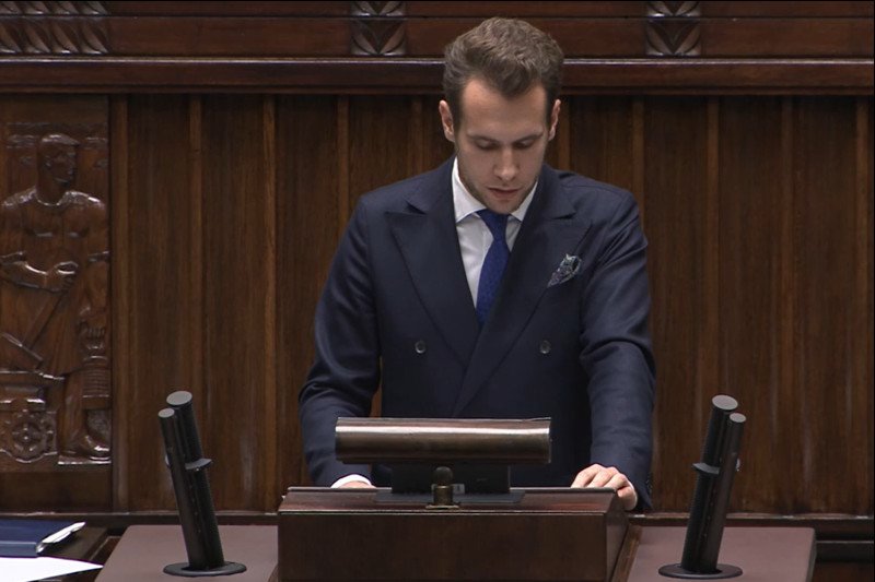 Sejm obraduje w czwartek nad "ustawą kagańcową", czyli nowelizacji ustawy o sądach powszechnych dopuszczającej dyscyplinowanie sędziów.