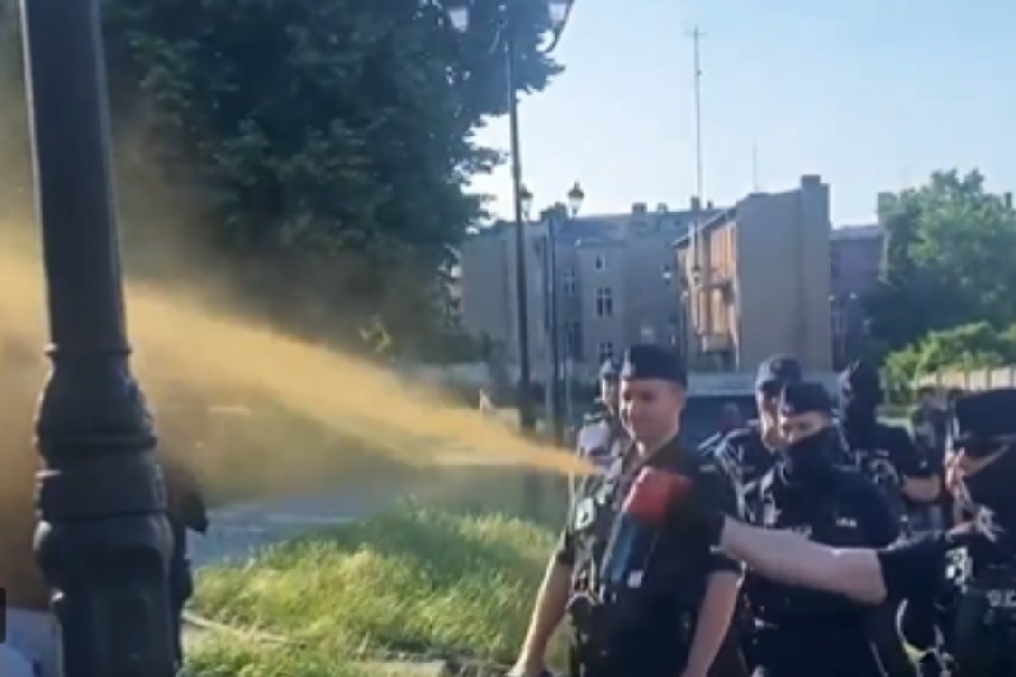 Policja użyła gazu łzawiącego przeciw demonstrantom w Inowrocławiu.