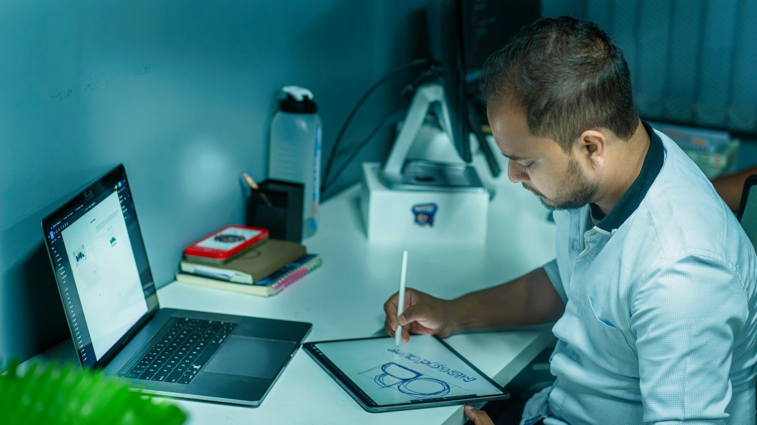 Oto kilka przykładów technologicznych dzieł sztuki ucieleśniających ideę obsługi urządzeń, która przychodzi użytkownikom naturalnie i odruchowo, bez wątpliwości i przede wszystkim frustracji.