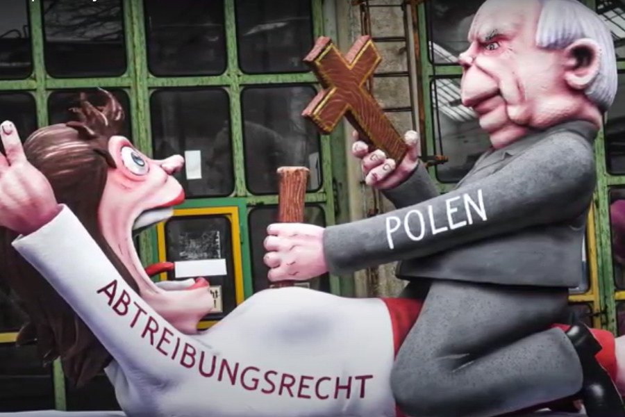 Podczas tegorocznej parady karnawałowej z okazji Rosenmontag pojawił się komentarz do zaostrzenia prawa aborcyjnego w Polsce. Podczas tegorocznej parady karnawałowej z okazji Rosenmontag pojawił się komentarz do zaostrzenia prawa aborcyjnego w Polsce