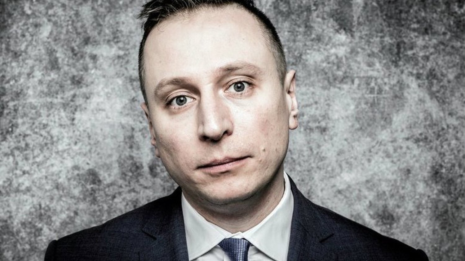 Krzysztof Brejza poinformował na Twitterze, że jego matka w piątek złożyła pozew przeciwko Samuelowi Pereirze.