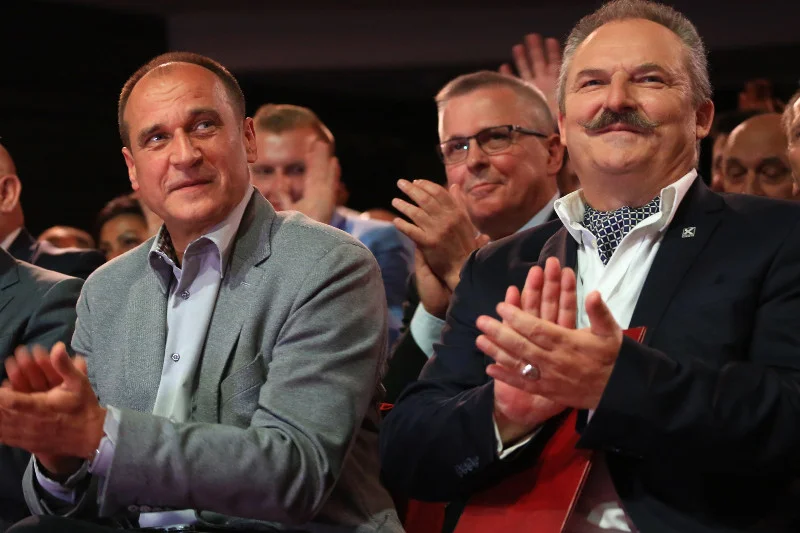 Paweł Kukiz popiera, ale nie sympatyzuje.
