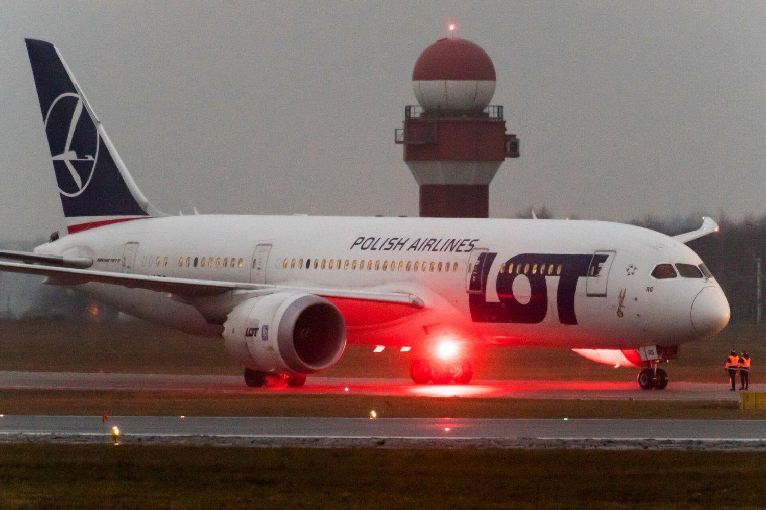 Na pokładzie samolotu lecącego z USA do Warszawy doszło do skandalicznej sytuacji.