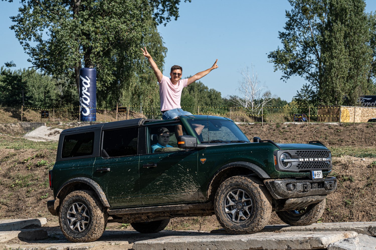 Ford Bronco idzie w terenie jak zły.