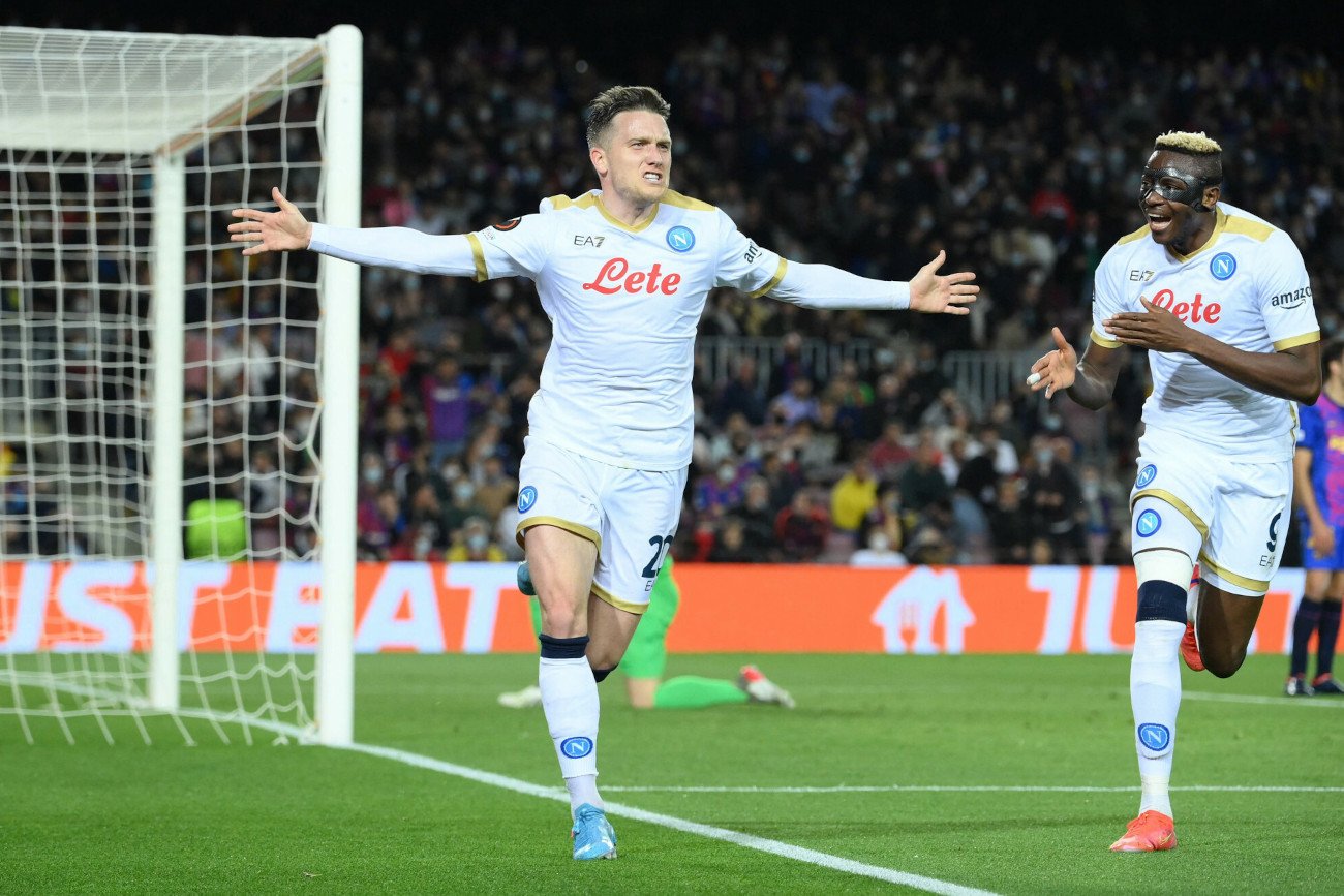 Piotr Zieliński otworzył wynik spotkania w Barcelonie, gdzie Napoli walczy o jak najlepszy wynik przed rewanżem.