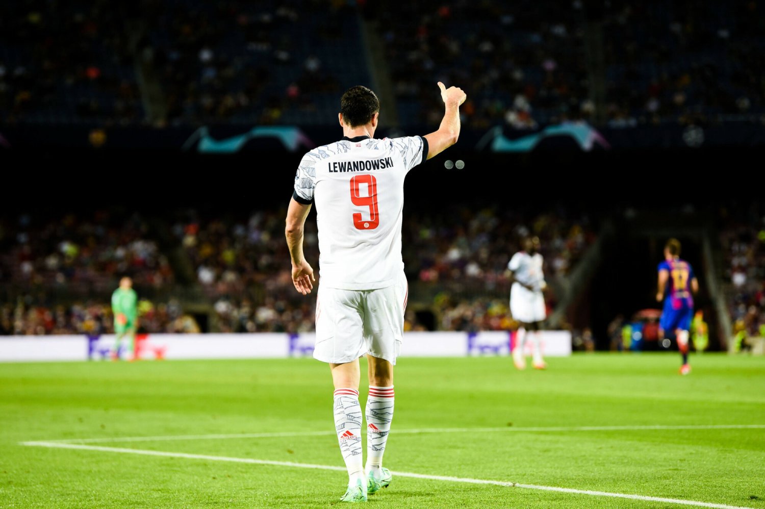 Robert Lewandowski zarabia w Bayernie Monachium ciężkie miliony, na które ciężko zapracował