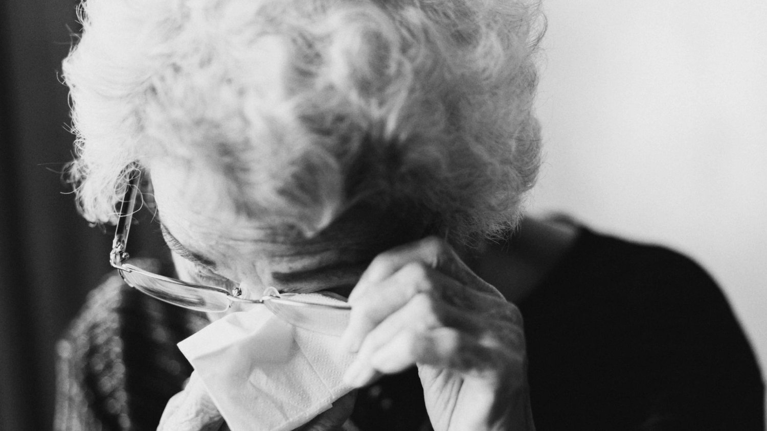 Bici, poniżani, okradani przez własne dzieci. Dzielnicowy o dramacie seniorów