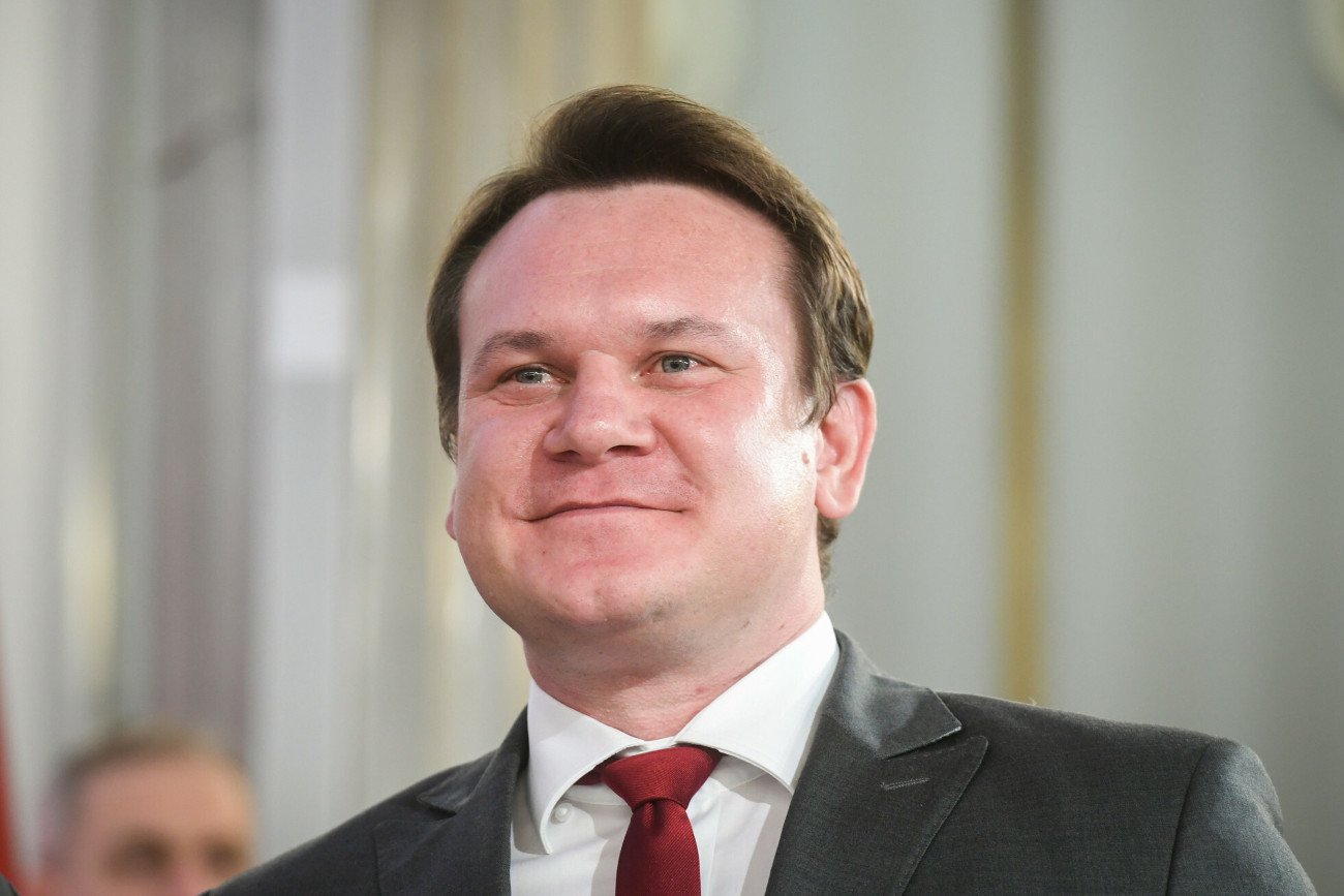 Europoseł Dominik Tarczyński zapowiedział: Przedstawię nowe dowody na to, że rezolucje przeciwko Polsce były pisane w PE za łapówki.