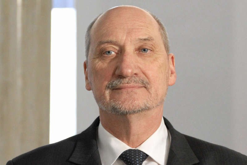 Antoni Macierewicz nie może odpowiadać za kłamstwa w raporcie ws. WSI, bo "myślał, że pisze prawdę"