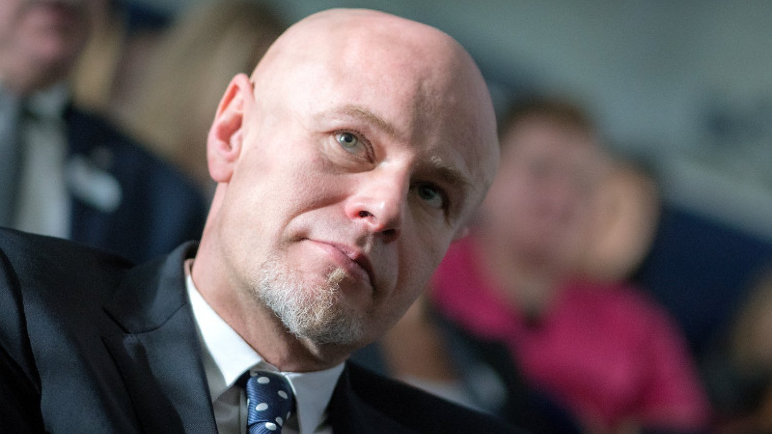 Prof. Adam Maciejewski - wybitny chirurga i autor największych sukcesów polskiej medycyny w dziedzinie przeszczepów twarzy. To zespół pod jego kierownictwem przeszczepił narządy szyi i szpik siedmioletniemu chłopcu.