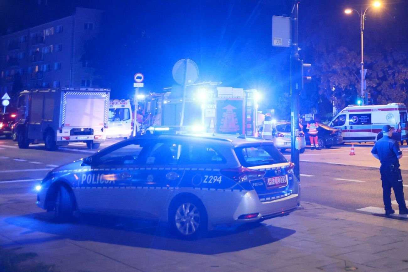 W nocy dźgnęli 17-latka nożem w Warszawie. Policja zatrzymała 3 osoby (zdjęcie ilustracyjne)