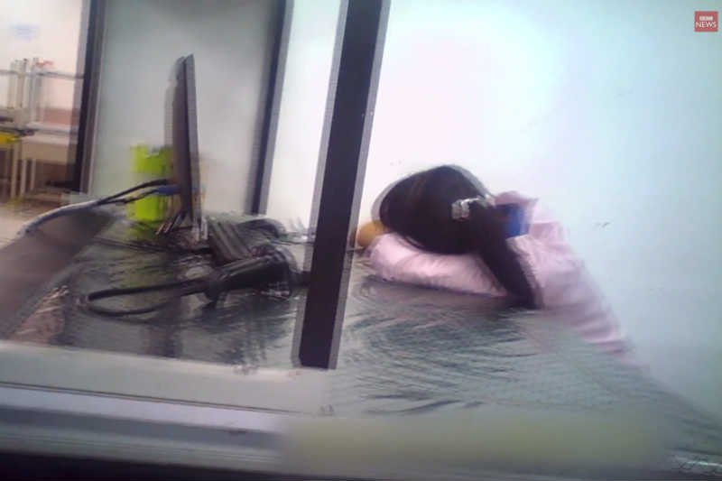 BBC pokazała tragiczne warunki pracy w fabryce podwykonawcy Apple.