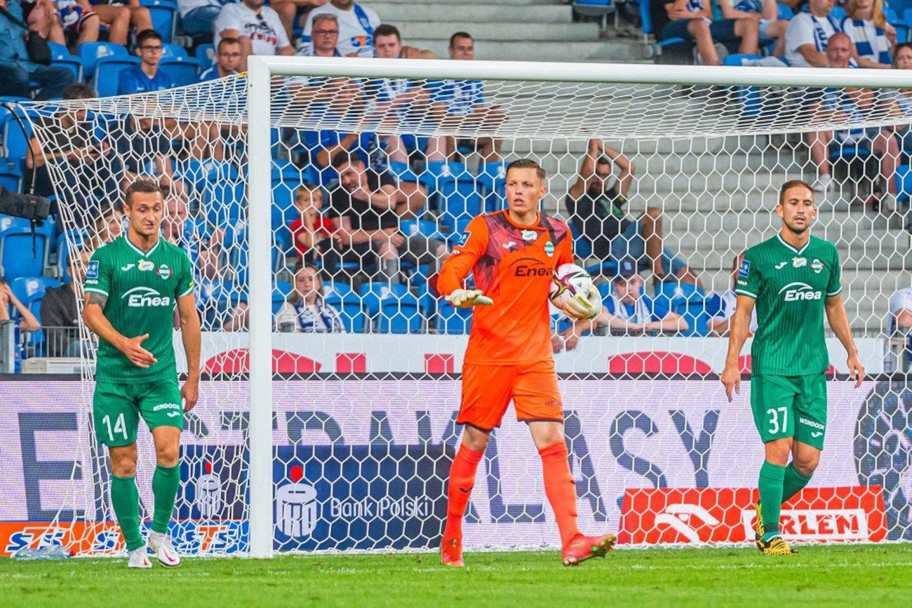 Filip Majchrowicz to bardzo pewny punkt w bramce beniaminka z Radomia.