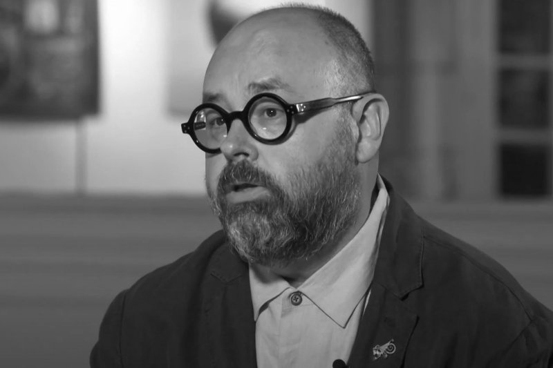 Hiszpański pisarz był autorem książki "Cień wiatru".