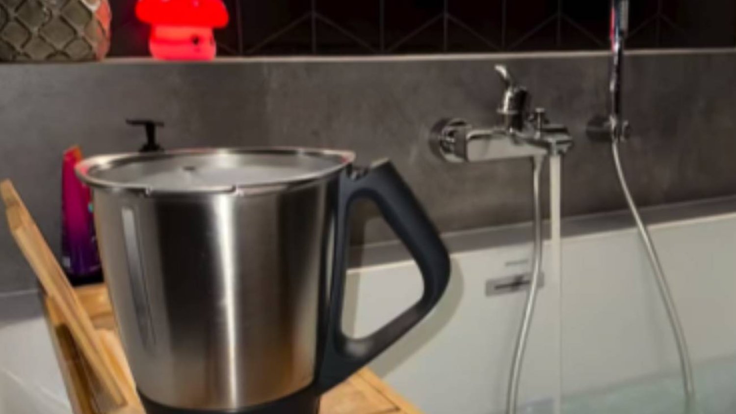 Kobieta pokazała, co robi w thermomixie. Burza w komentarzach za higienę