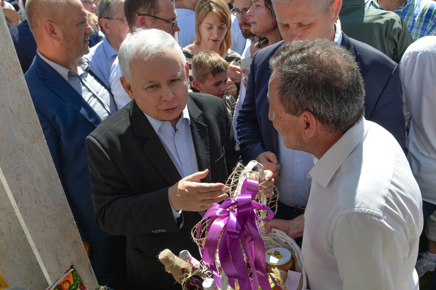 Sondaż przeprowadzony przez United Surveys na zlecenie RMF FM i "Dziennika Gazety Prawnej" wykazał, że według wyborców najważniejszym tematem, który zdecyduje o wygranej w jesiennym głosowaniu, są transfery pieniężne.