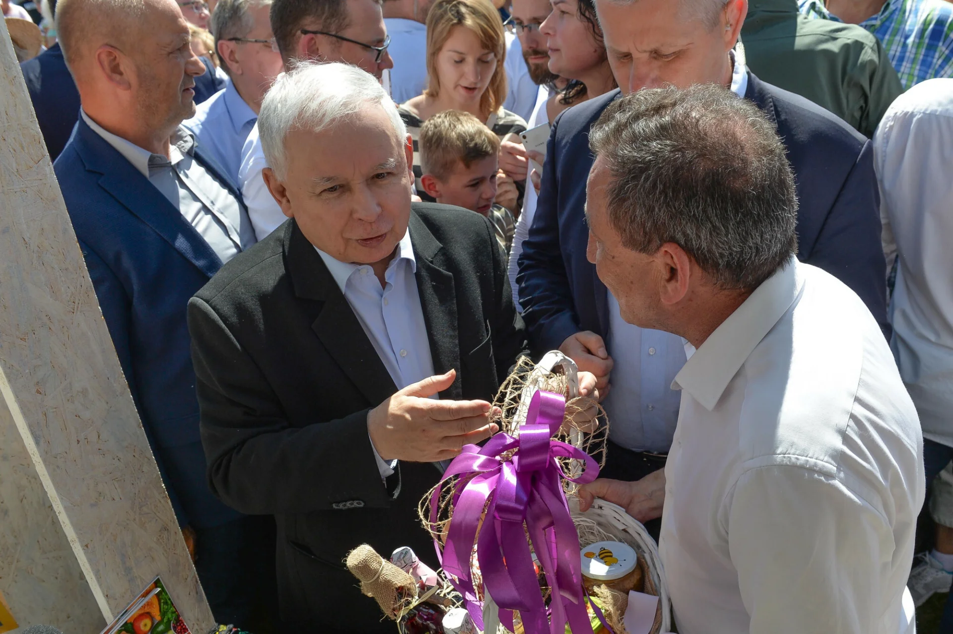 Sondaż przeprowadzony przez United Surveys na zlecenie RMF FM i "Dziennika Gazety Prawnej" wykazał, że według wyborców najważniejszym tematem, który zdecyduje o wygranej w jesiennym głosowaniu, są transfery pieniężne.