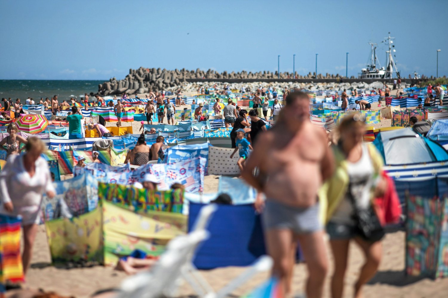 Tak było we Władysławowie w 2015 roku. Dziś wcale tłumy mniejsze nie są.