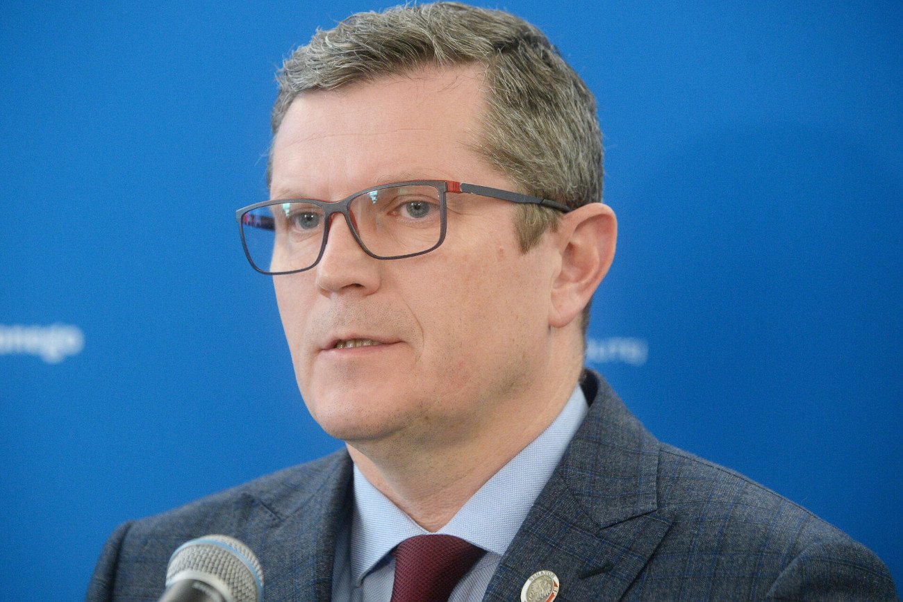 Z naszych nieoficjalnych informacji wynika, że w komisji nadzwyczajnej do spraw wyjaśnienia przypadków inwigilacji przy użyciu systemu Pegasus miałoby zasiadać 9 osób.