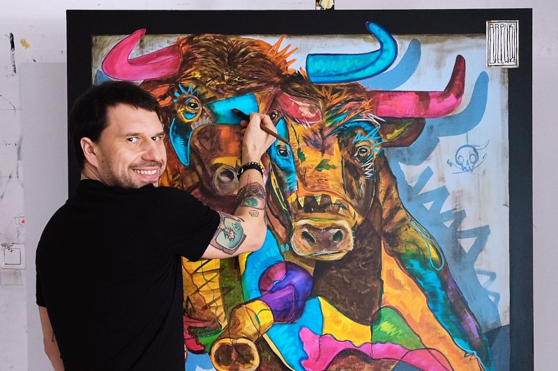 Wojciech Brewka jest współzałożycielem warszawskiej galerii officyna art & design oraz Stowarzyszenia PROPAGANDA SZTUKI.