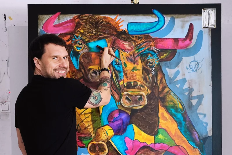 Wojciech Brewka jest współzałożycielem warszawskiej galerii officyna art & design oraz Stowarzyszenia PROPAGANDA SZTUKI.
