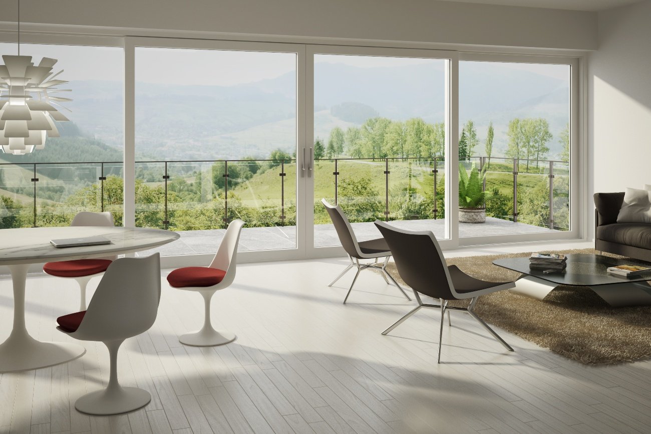 Duże przeszklenia nie tylko nadają wnętrzom nowoczesnego charakteru – są również funkcjonalne oraz bezpieczne. Jednym z wiodących producentów tego typu przeszkleń jest Oknoplast, który ma w swojej ofercie kilka typów drzwi tarasowych