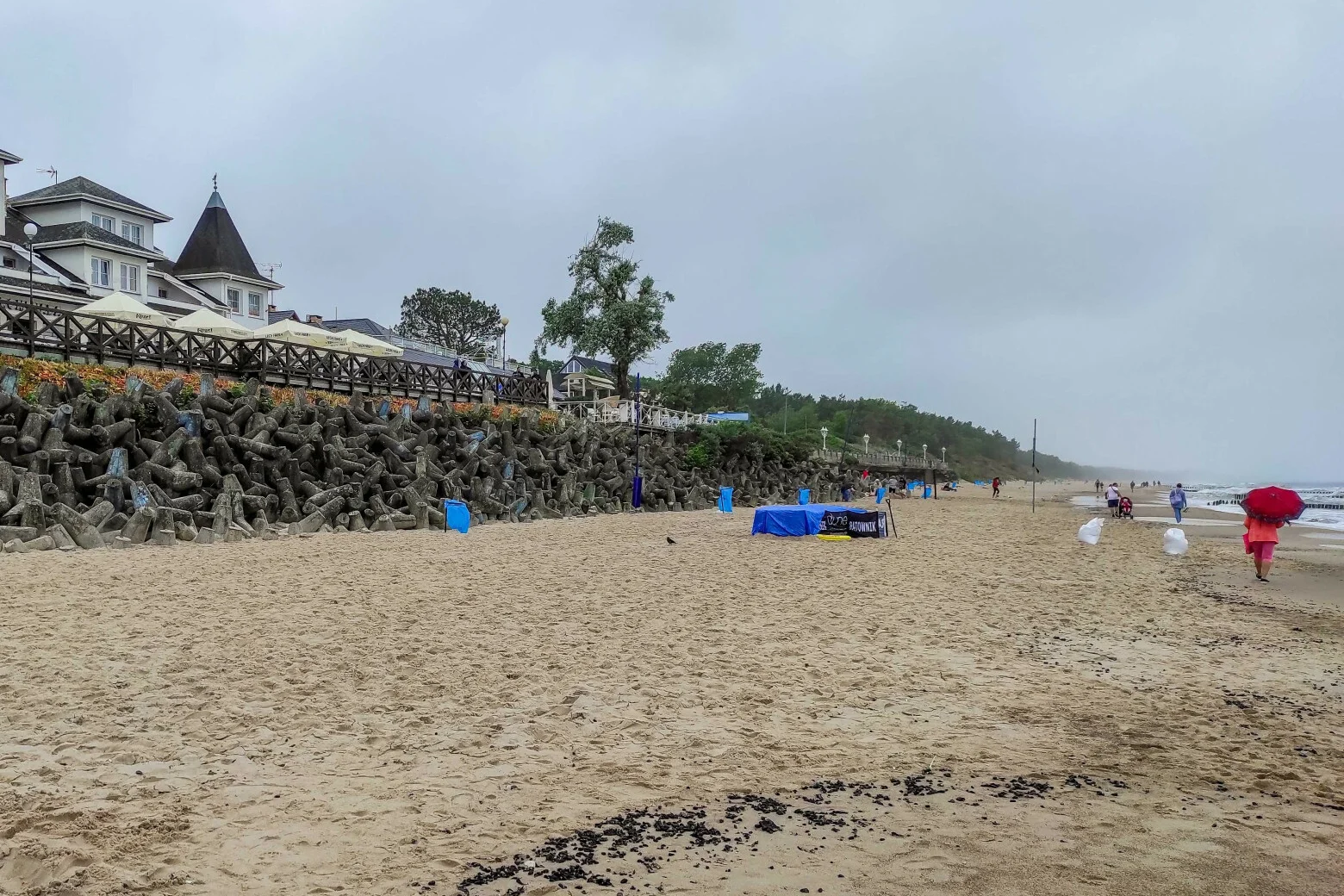 Na plaży w Mielnie znaleziono topielca.